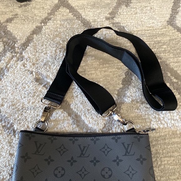 Louis Vuitton trio messenger (small size) - Picture 16 of 17